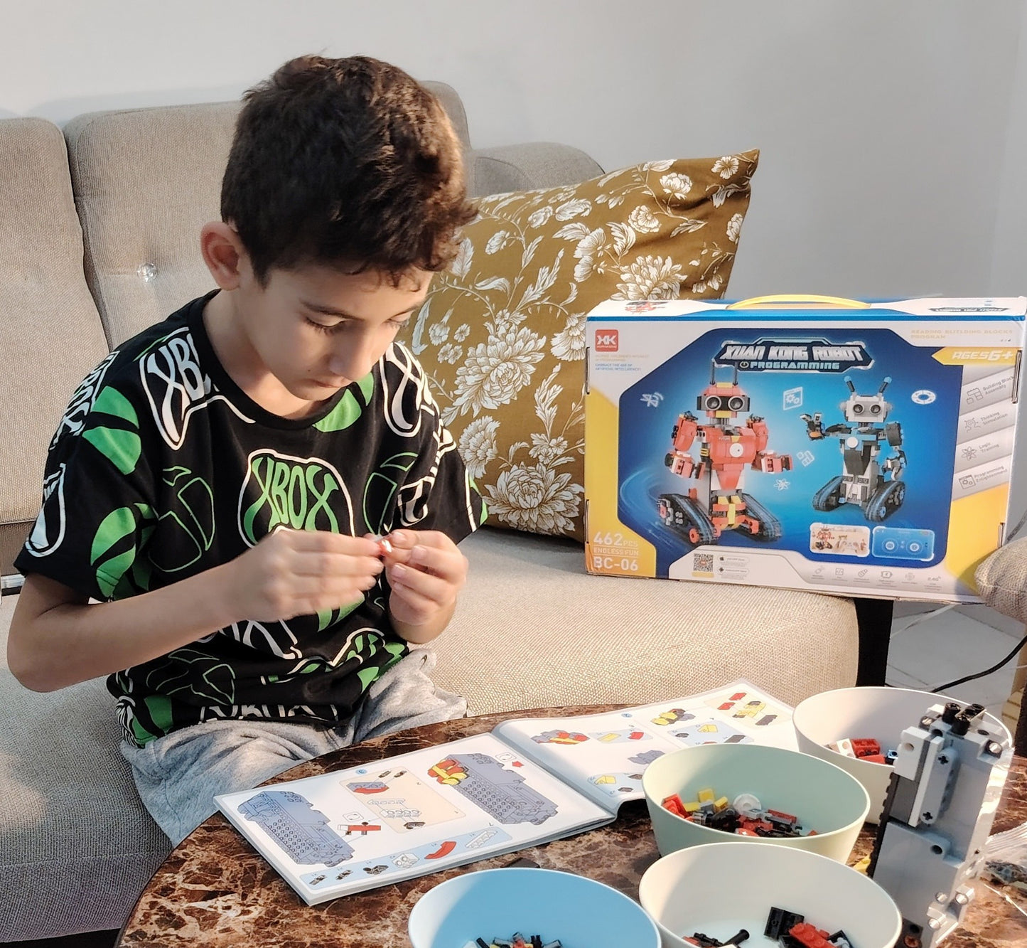 Intelligent Robot Block Building Bricks Toy for Kids.